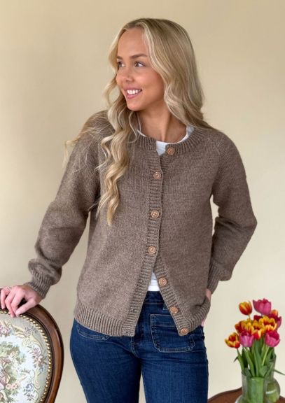 Basic Cardigan (Drinking)