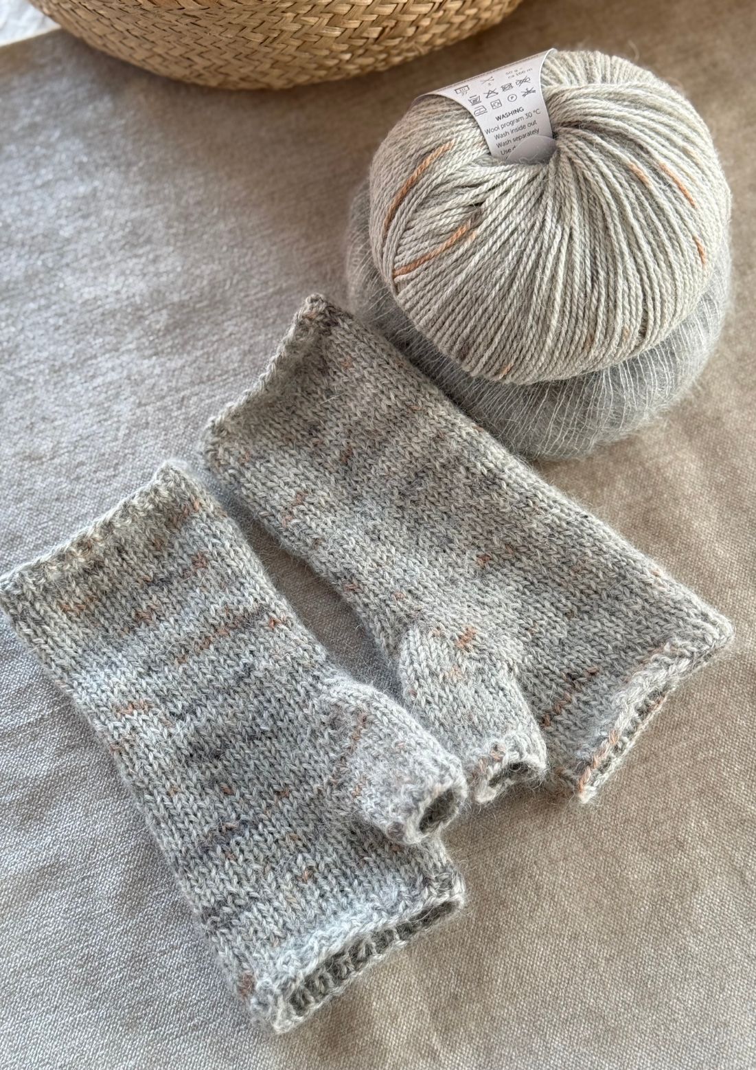 basic strikk, strikkegenser, nybegynnergenser, basic by bystrikk, basic genser
